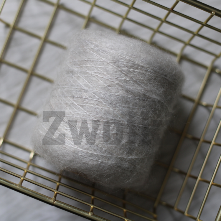 Moher Fluff / kość słoniowa / ~500m