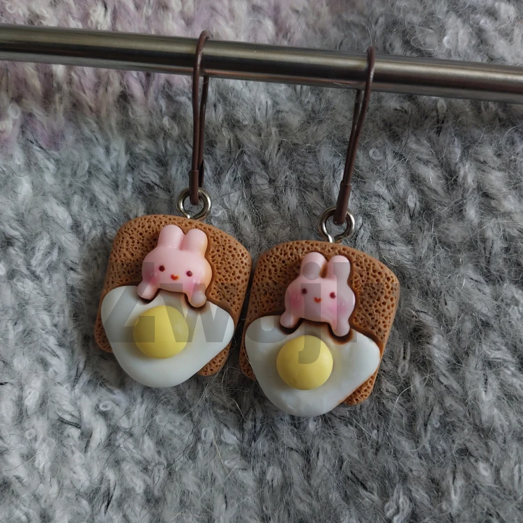 Znaczniki dziewiarskie króliczki - tosty z jajkiem/do drutów i szydełka / agrafka / 2 szt.