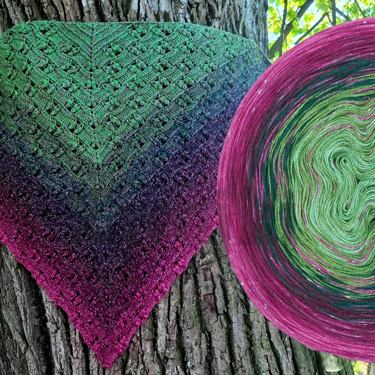 Autor: Fantazyjne Szydełko , Wzór: Chusta Thrud od ZawijAnka handmade