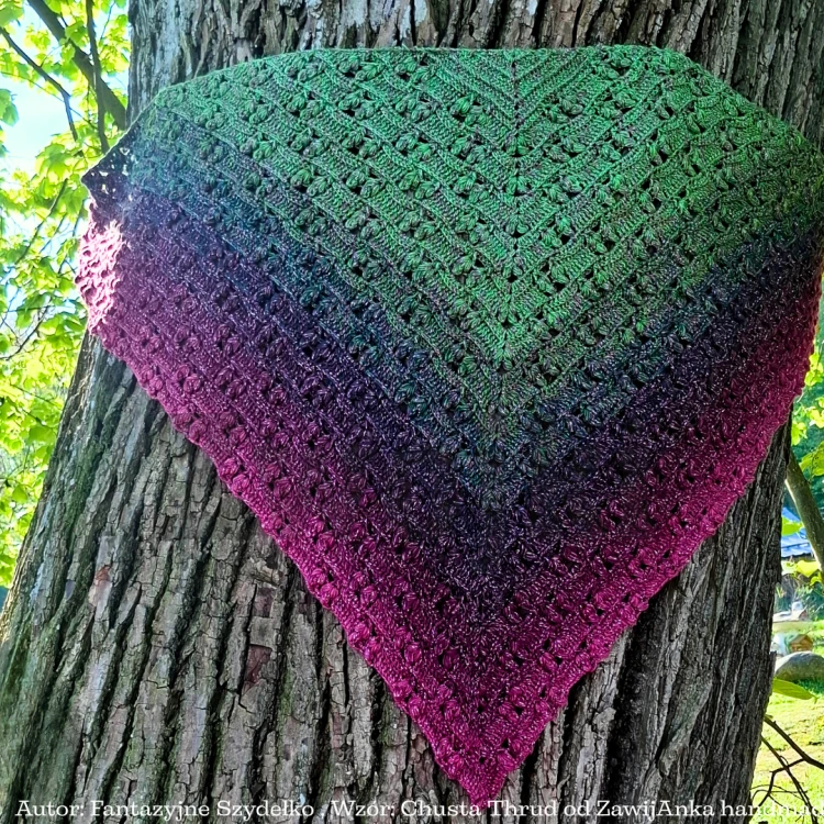 Autor: Fantazyjne Szydełko , Wzór: Chusta Thrud od ZawijAnka handmade
