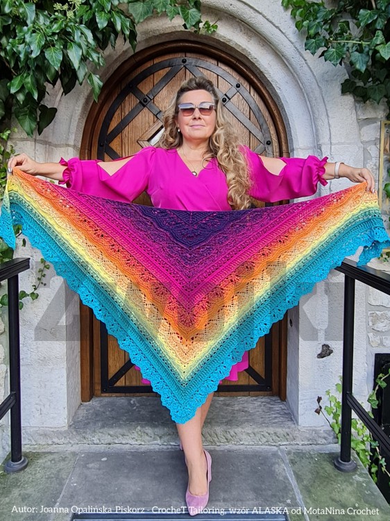 Autor: Joanna Opalińska-Piskorz - CrocheT Tailoring, wzór ALASKA od MotaNina Crochet
Pełne przejścia kolorów